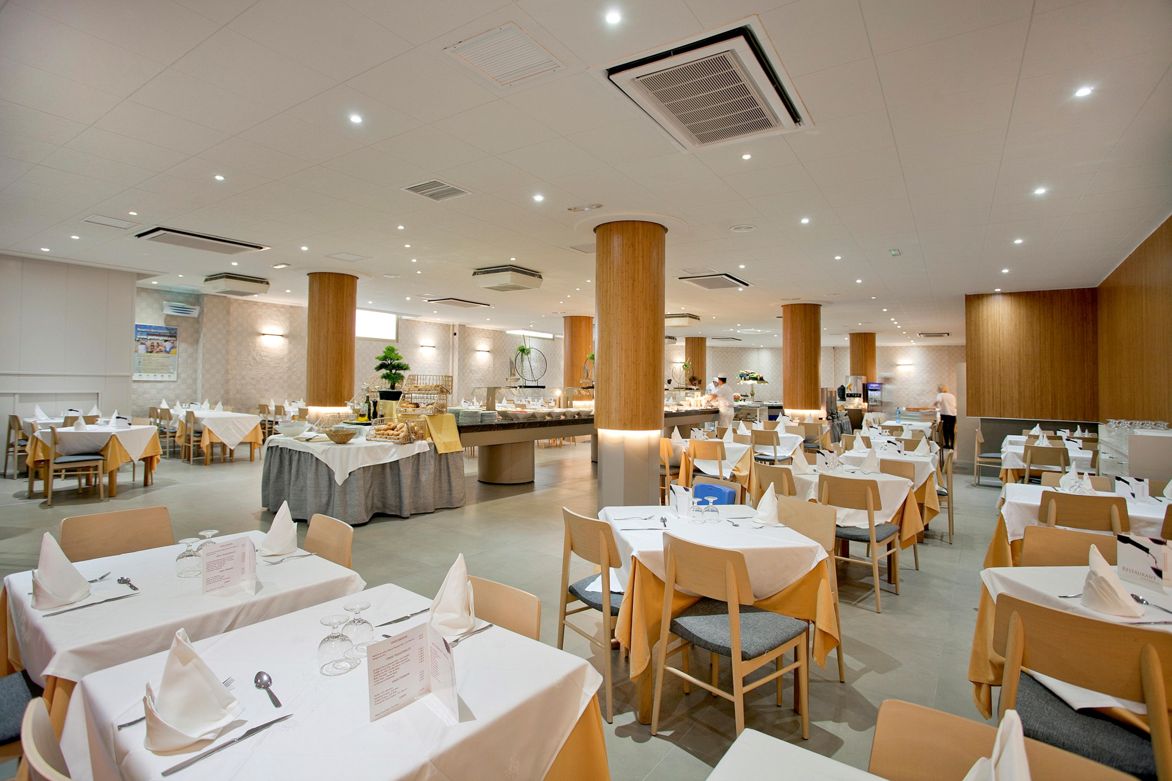 Port Eugeni Hotel Cambrils Buitenkant foto
