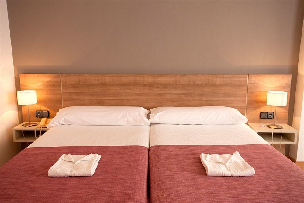 Port Eugeni Hotel Cambrils Buitenkant foto